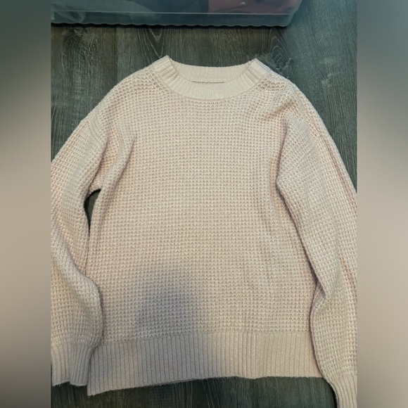 light pink AE sweater - Picture 1 of 2